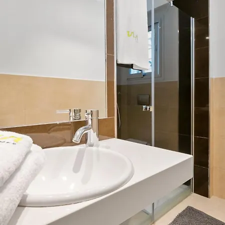Villa Vivi Homes -villa Perla Pool, Gym, Jacuzzi & Garden *