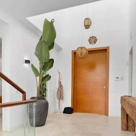 Villa Vivi Homes -villa Perla Pool, Gym, Jacuzzi & Garden Estepona