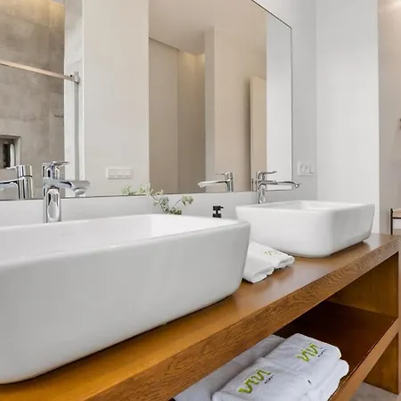 Vivi Homes -villa Perla Pool, Gym, Jacuzzi & Garden Estepona