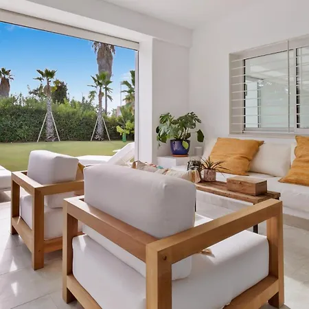 Vivi Homes -villa Perla Pool, Gym, Jacuzzi & Garden