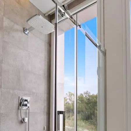 Vivi Homes -villa Perla Pool, Gym, Jacuzzi & Garden Villa *