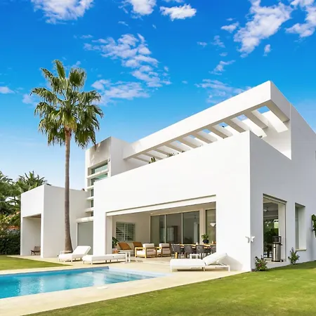 Vivi Homes -villa Perla Pool, Gym, Jacuzzi & Garden Villa *