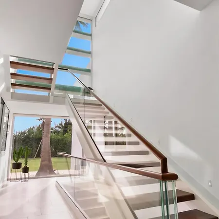 Vivi Homes -villa Perla Pool, Gym, Jacuzzi & Garden *