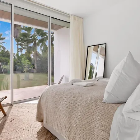 Vivi Homes -villa Perla Pool, Gym, Jacuzzi & Garden * Estepona